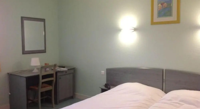 Azureva Saint-Montaine, Rezerwuj Hotel Hotele w Cher z parkingiem, Parking