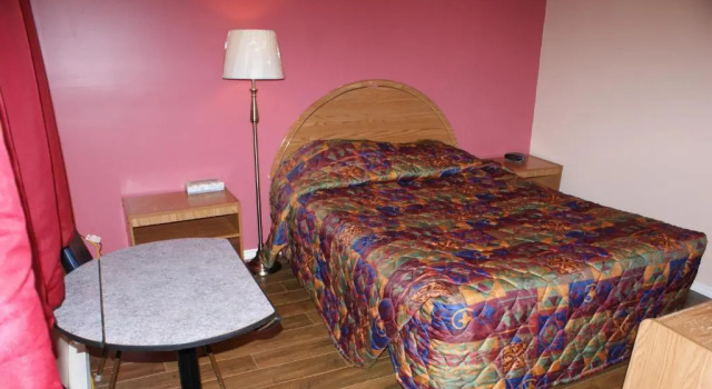 Номер Standard Elks Motel