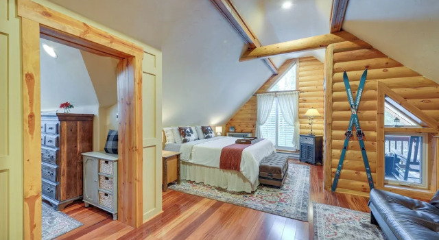 Dreamy Alpine Cabin w/ Hot Tub, Fireplace & More!, Boek Hotel Alpine 