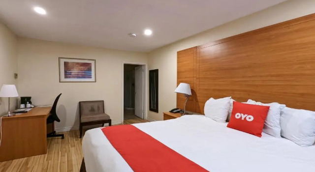 Номер Standard First Canada Hotel Cornwall Hwy 401 ON