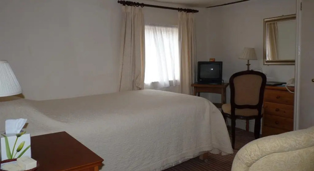 Номер Standard The Falcon Hotel