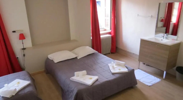 Трёхместный номер Standard Hôtel Patricia - Strasbourg Hyper Centre