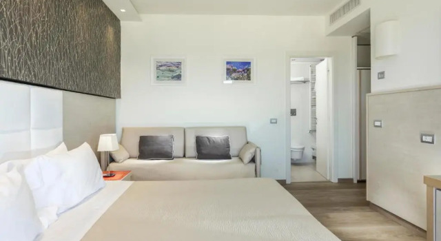 Четырёхместный номер Comfort Hotel Kursaal