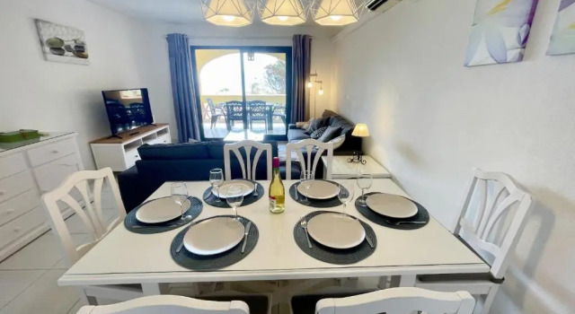 Апартаменты Dona Lola Martha - Spacious 3 bedroom apartment with partial sea views