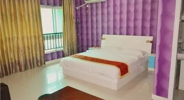 Chongqing Yelaixiang Hotel