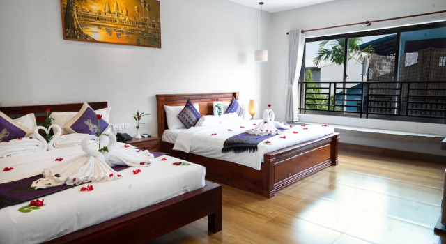 Семейный люкс с балконом и с красивым видом из окна Romantic Angkor Residence
