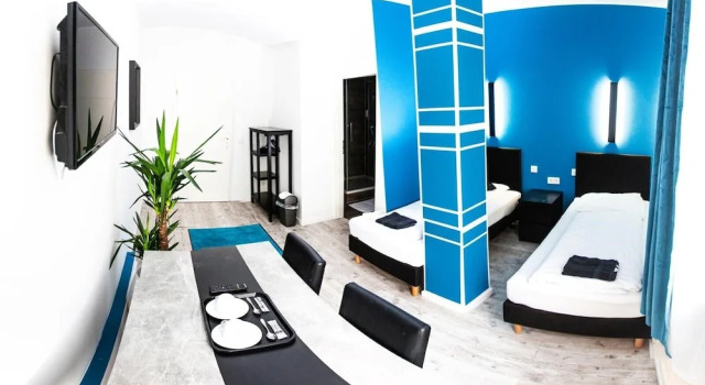 Huxx Rooms