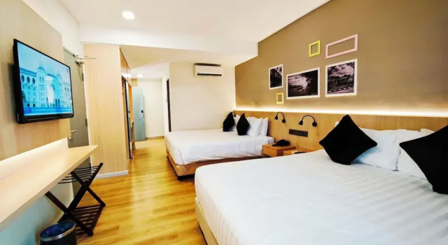 Четырёхместный номер Deluxe с балконом и с видом на сад Raia Beach Resort Port Dickson