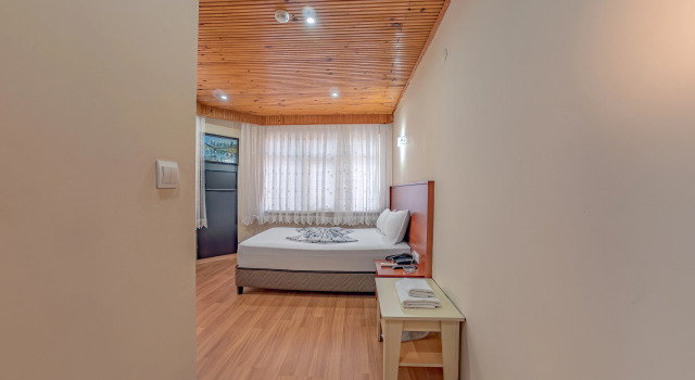 Полулюкс Hotel Flash