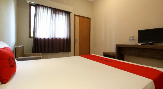 Standardní pokoj RedDoorz Plus @ Jalan Damai 2