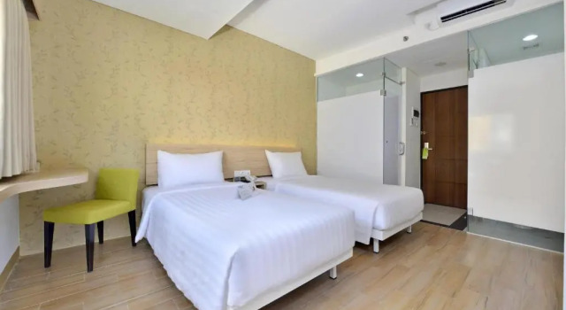 Двухместный номер Standard Whiz Hotel Falatehan Jakarta