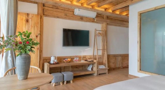 Двухместный номер Deluxe с балконом Yunyan Heyuan Life Homestay