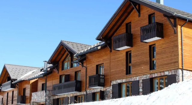 Chalet in Pouzols Minervois Near Skiing Slopes, Забронировать Шале Виллы Овернь-Рона-Альпы, Вилла