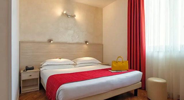 Номер Standard с балконом Simon Hotel