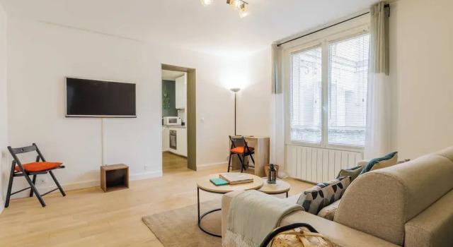 Authentic Studio - 2P - Eiffel Tower, Забронировать Апарт-отель Отели Парижа с парковкой, рядом с Свято-Троицкий собор и Русский православный духовно-культурный центр, Парковка