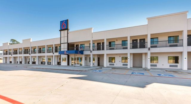 Motel 6 Channelview, TX, Book Motel Hoteller i Channelview med parkering, Parkering