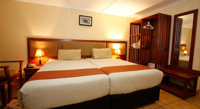 Mokoro Lodge, Rezervovat Hotel Hotely v Maun s parkováním, Parkování