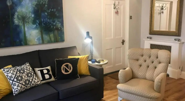 Апартаменты Beautiful 1BR in Historic St Aubin House