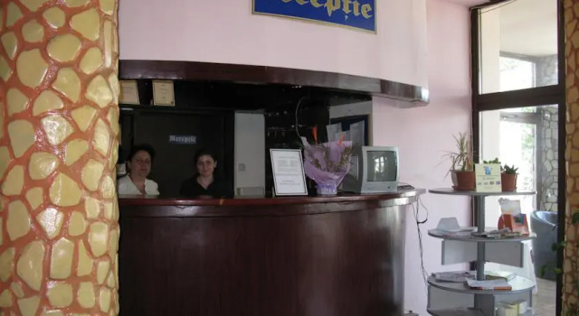 Motel Travel Europa, Varaa Motelli Hotellit Carpathians - Romania uima-altaalla, Uima-allas