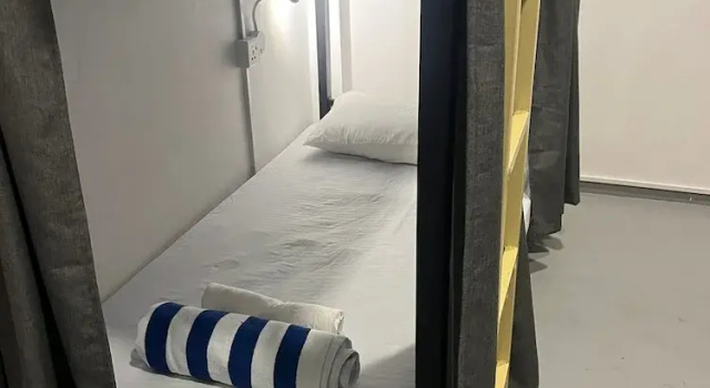 Кровать в общем номере Wake N Flow, Ahangama - Kabalana Beach