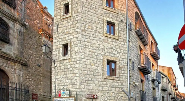 B&B DEL CORSO, Book Bed and Breakfast Hotels in Sicily with Parking, Parking