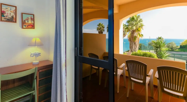 Апартаменты A15- Cliffside Beach Apartment by Dreamalgarve