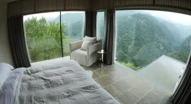 Двухместный люкс Wudangshan Fudi Ju 33 High Mountain Boutique Stay