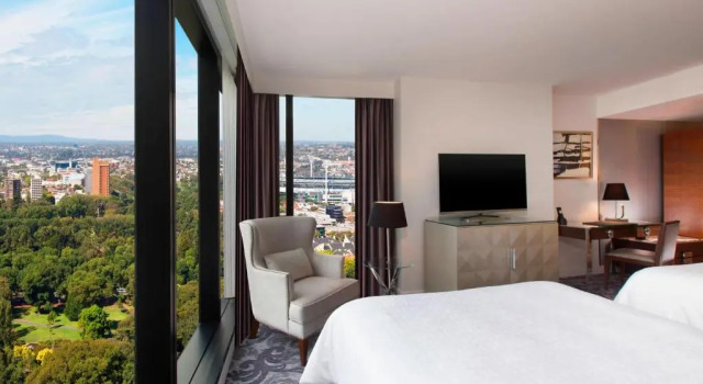 Четырёхместный номер Deluxe с видом на сад Sheraton Melbourne Hotel