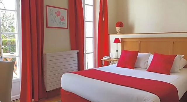 Номер Comfort The Originals Relais, Hôtel St Laurent