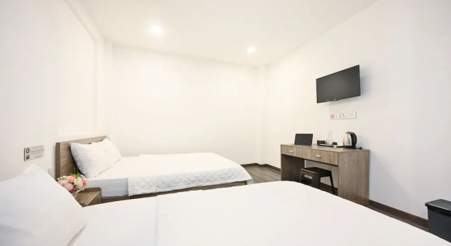 Номер Superior YoKo Airport Saigon Hotel