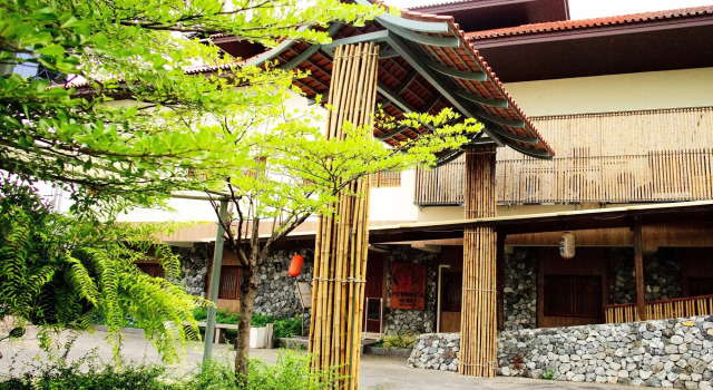 J Park Hotel