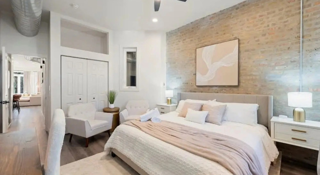 Коттедж Luxury 2BR Condo in Wicker Park