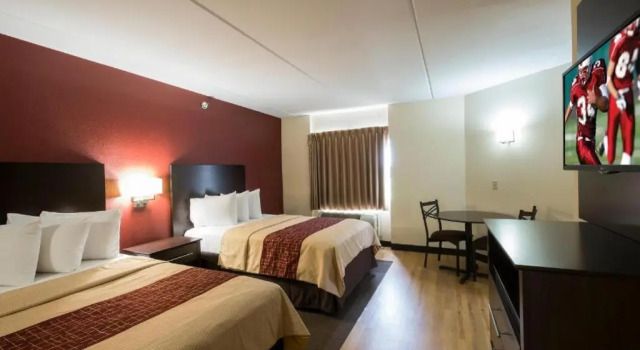 Четырёхместный номер Premium Red Roof Inn PLUS+ Houston - Energy Corridor