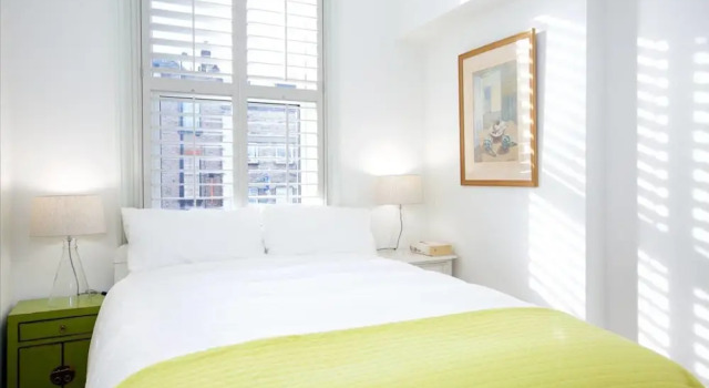 English Retro 2BR Apt, Moments From Battersea Park, Забронировать Отель Отели Лондона 3 звезды, рядом с Галерея Pump House, 3*