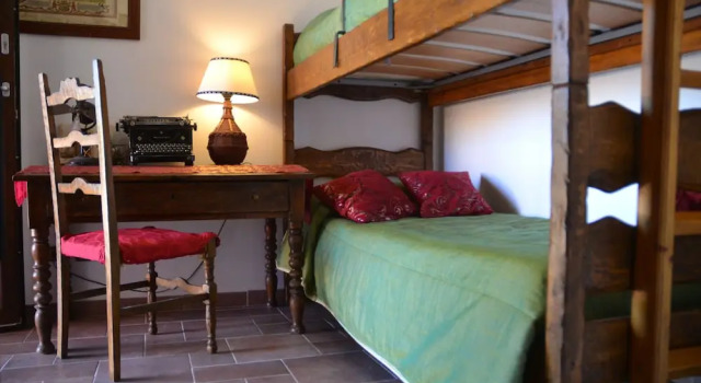 Четырёхместный семейный номер Standard с 2 комнатами с видом на сад B&B Antica Botte Sassari