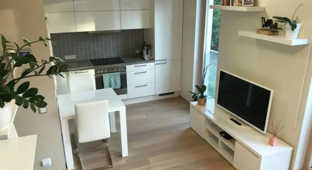 Smart Studio Apartment with Free Parking