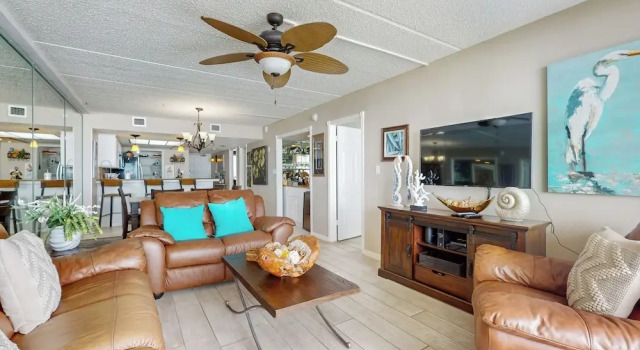 Resort 2BR Condo w/ Gulf-front Balcony & Hot Tub, Book Ferieresort Resorthoteller i Padre Island, Ferieresort