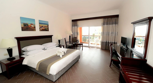 Savanna Empire Hotel and Resort Spa, Rezerwuj Ośrodek wypoczynkowy Hotele w Ataqah z basenem, Basen
