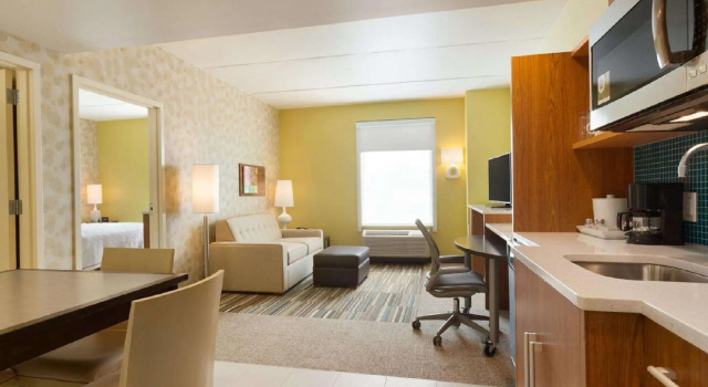 Двухместный люкс c 1 комнатой Home2 Suites by Hilton Albany Airport/Wolf Rd