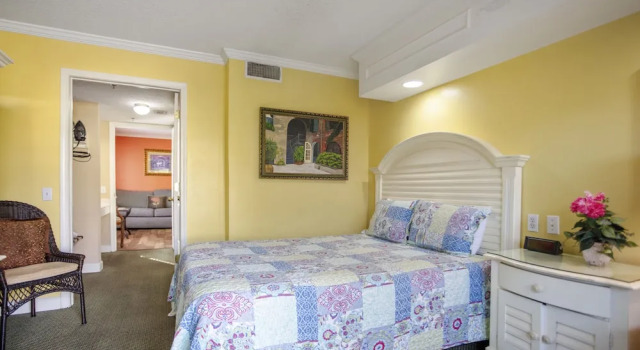 Люкс c 1 комнатой с балконом и с видом на бассейн Edgewater Inn - Biloxi Beach