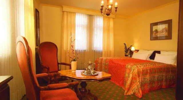 Hotel Michel Mort, Забронировать Отель Отели Бад-Кройцнах с парковкой, рядом с Alten Amtshaus, Парковка