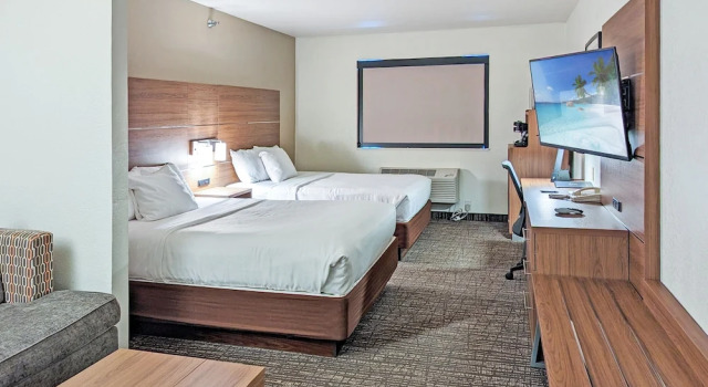 Двухместный номер Deluxe Estherville Hotel & Suites