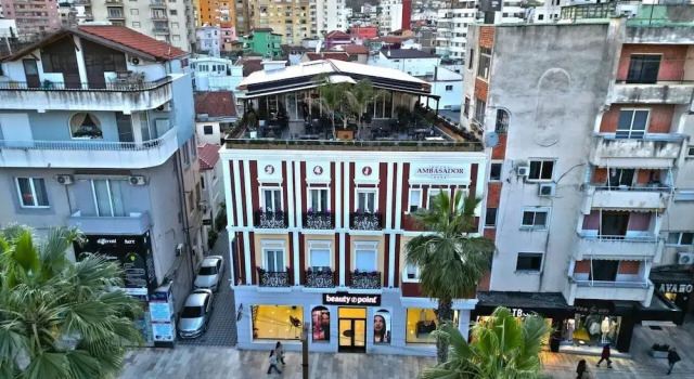Ambasador Hotel, Rezerwuj Hotel Hotele w Durres County z parkingiem, Parking