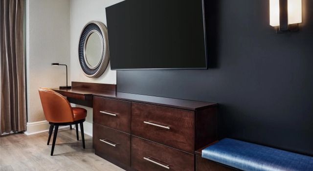 Двухместный номер Deluxe Hotel Alex Johnson Rapid City, Curio Collection by Hilton