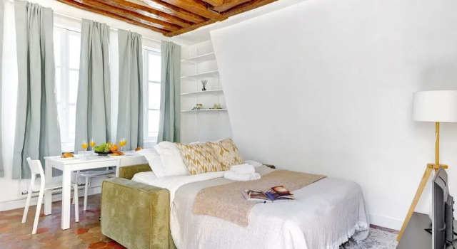 Charming 1BR Near Latin Quarter, Забронировать Апартаменты/квартира Париж Иль-де-Франс, рядом с Лувр — Риволи
