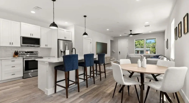 NEW Casa Cereza - Stunning New Build In Old Tampa, Rezerwuj Hotel Hotele w Tampa z parkingiem, Parking