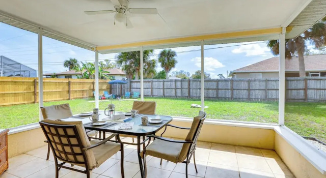 Venice Home w/ Fenced Yard: 4 Mi to Beach!, Забронировать Дом для отпуска Венис Sarasota Area, рядом с Legacy Trail