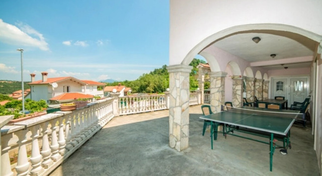 Apartment Kapelica, Rezerwuj Apartament Hotele w Presika z parkingiem, Parking