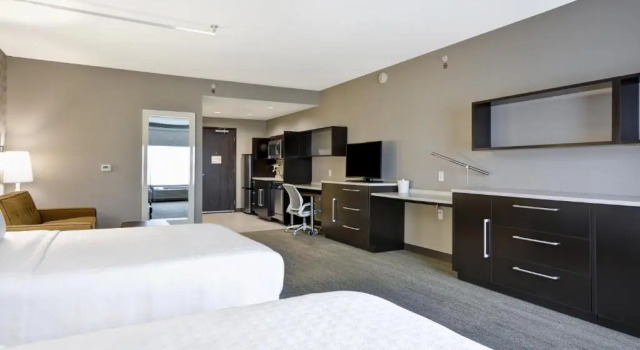 Четырёхместный люкс Home2 Suites by Hilton Stow Akron
