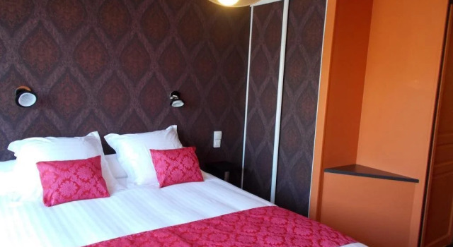 Domaine de la Haie des Granges, Book Hotel  